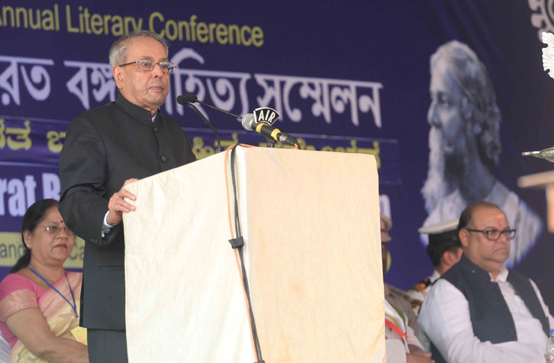 literatureplaysvitalroleinnationalintegration:pranabmukherjee